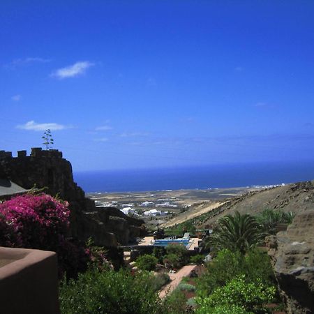 Castillo Lanzarote Villa Sophie - Luxury Villa -Sleep In A Volcanic Cave With Heated Pool تياس المظهر الخارجي الصورة
