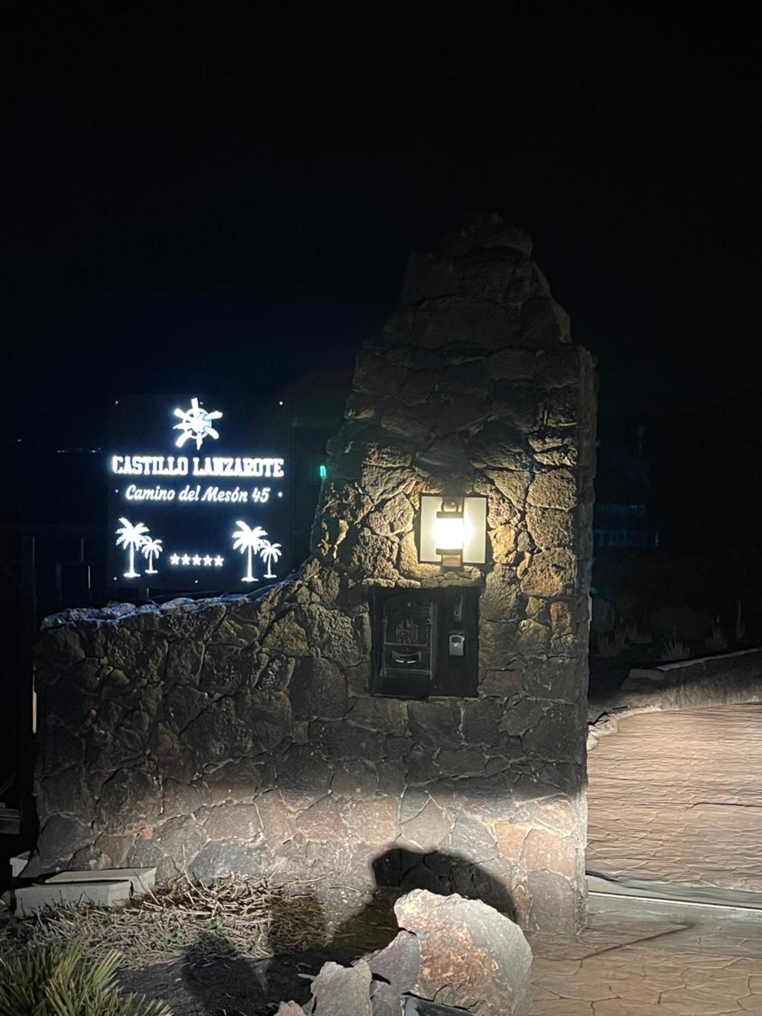 Castillo Lanzarote Villa Sophie - Luxury Villa -Sleep In A Volcanic Cave With Heated Pool تياس المظهر الخارجي الصورة