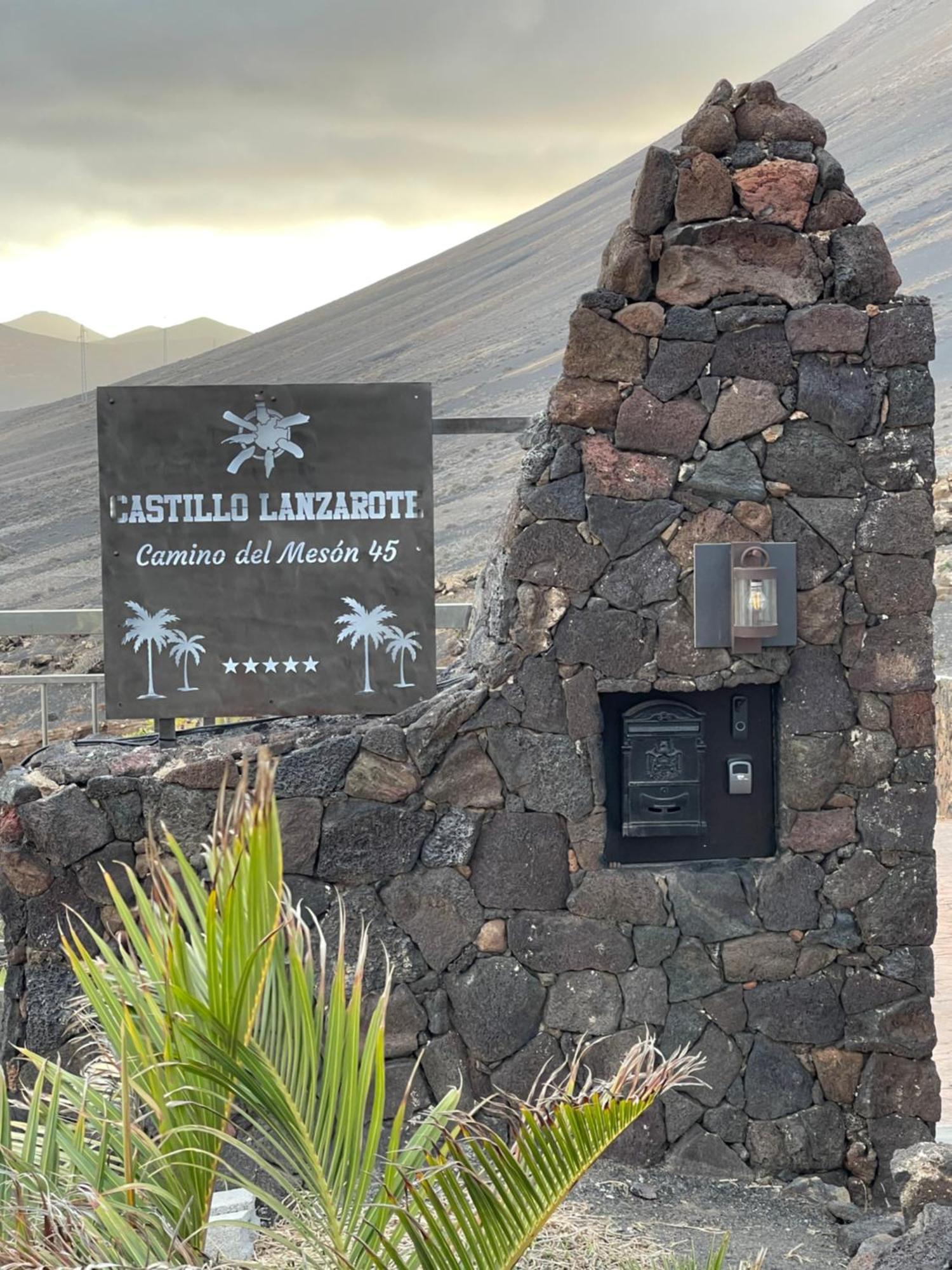 Castillo Lanzarote Villa Sophie - Luxury Villa -Sleep In A Volcanic Cave With Heated Pool تياس المظهر الخارجي الصورة