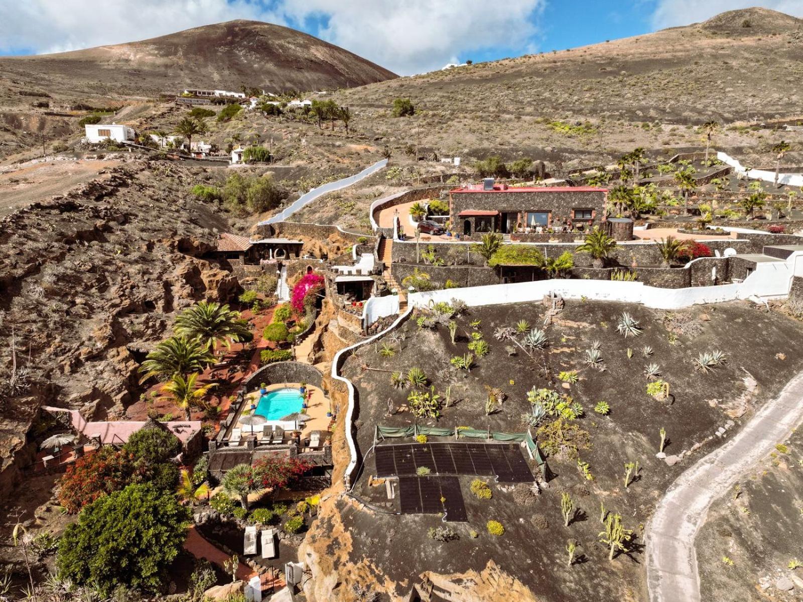 Castillo Lanzarote Villa Sophie - Luxury Villa -Sleep In A Volcanic Cave With Heated Pool تياس المظهر الخارجي الصورة
