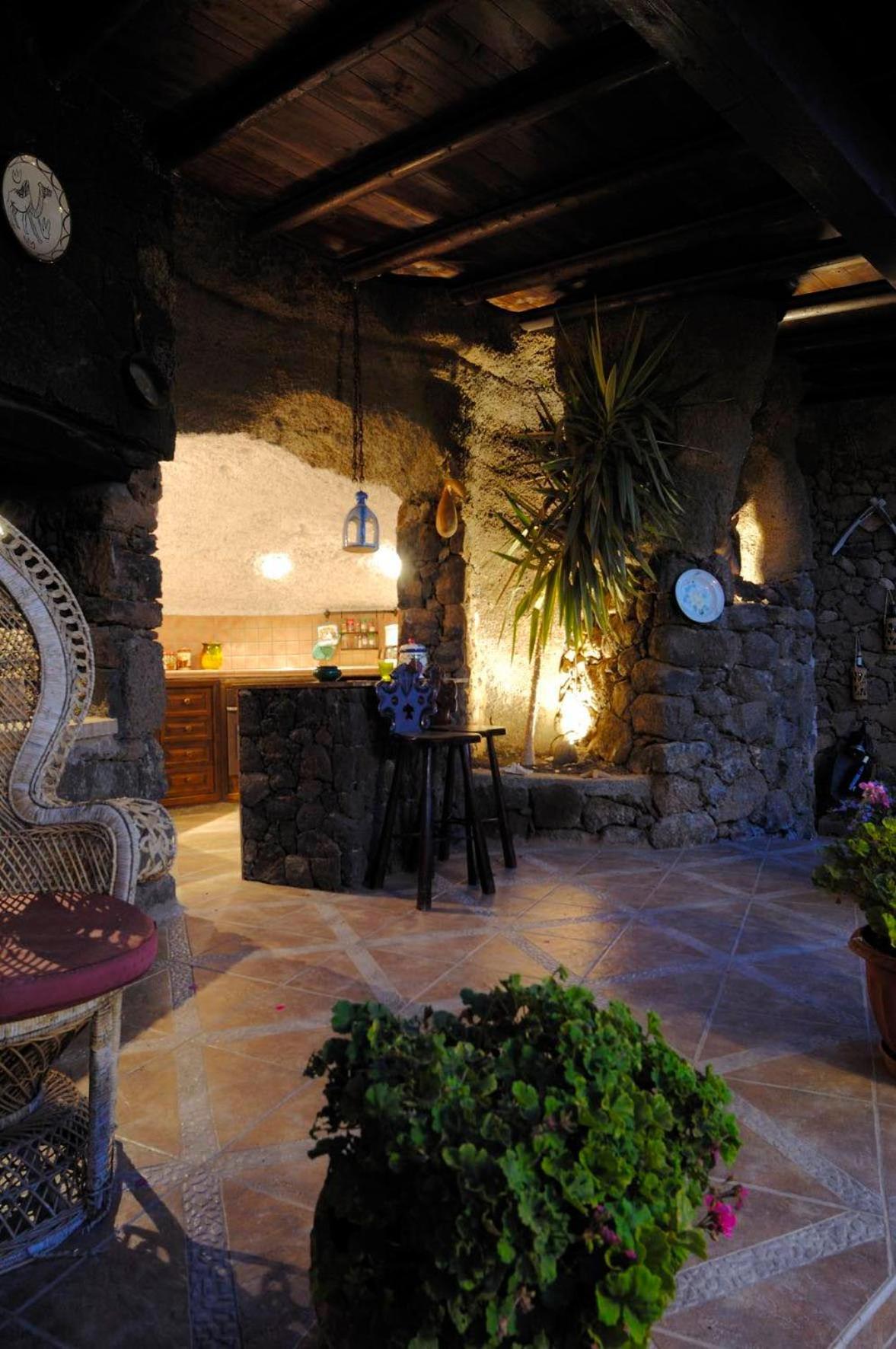 Castillo Lanzarote Villa Sophie - Luxury Villa -Sleep In A Volcanic Cave With Heated Pool تياس المظهر الخارجي الصورة