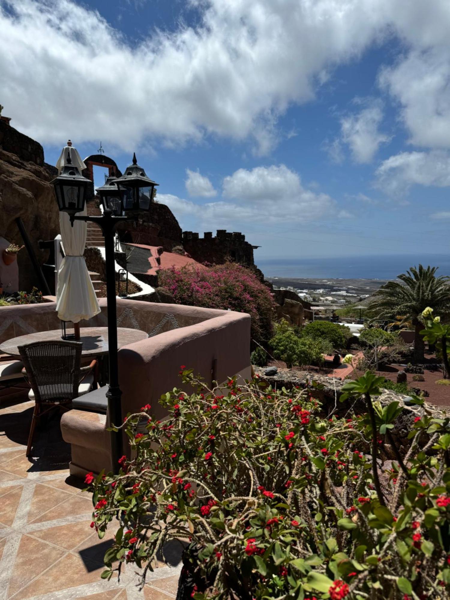 Castillo Lanzarote Villa Sophie - Luxury Villa -Sleep In A Volcanic Cave With Heated Pool تياس المظهر الخارجي الصورة
