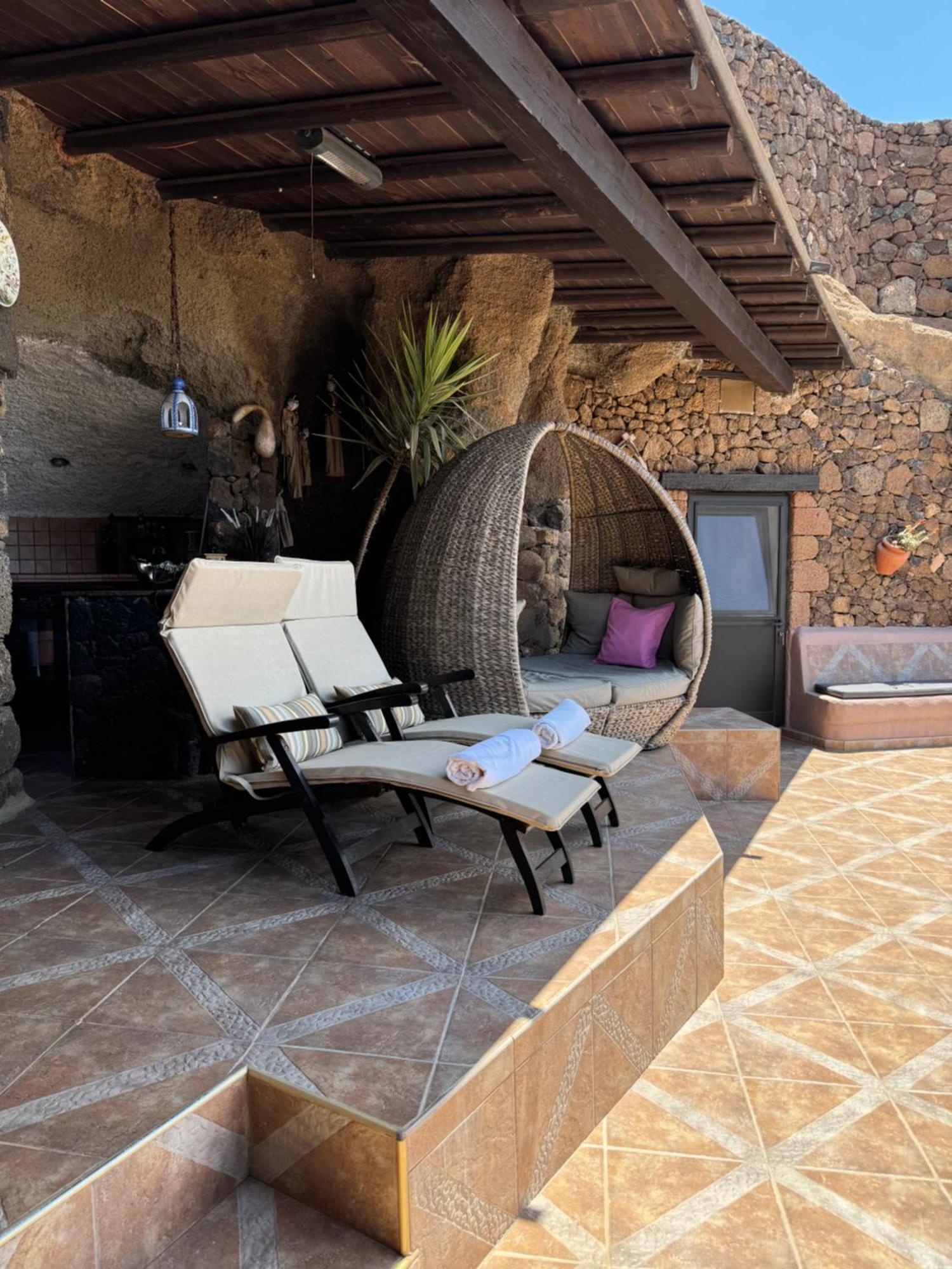 Castillo Lanzarote Villa Sophie - Luxury Villa -Sleep In A Volcanic Cave With Heated Pool تياس المظهر الخارجي الصورة
