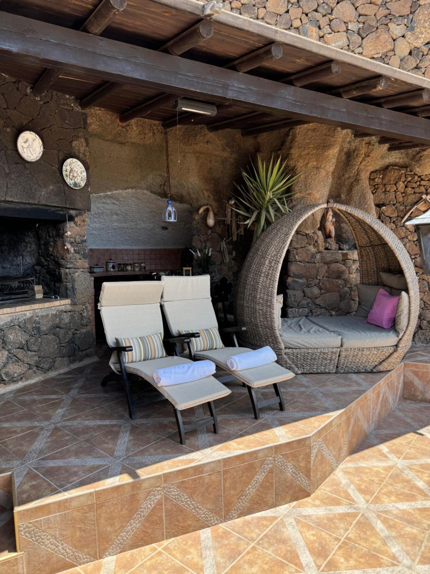 Castillo Lanzarote Villa Sophie - Luxury Villa -Sleep In A Volcanic Cave With Heated Pool تياس المظهر الخارجي الصورة