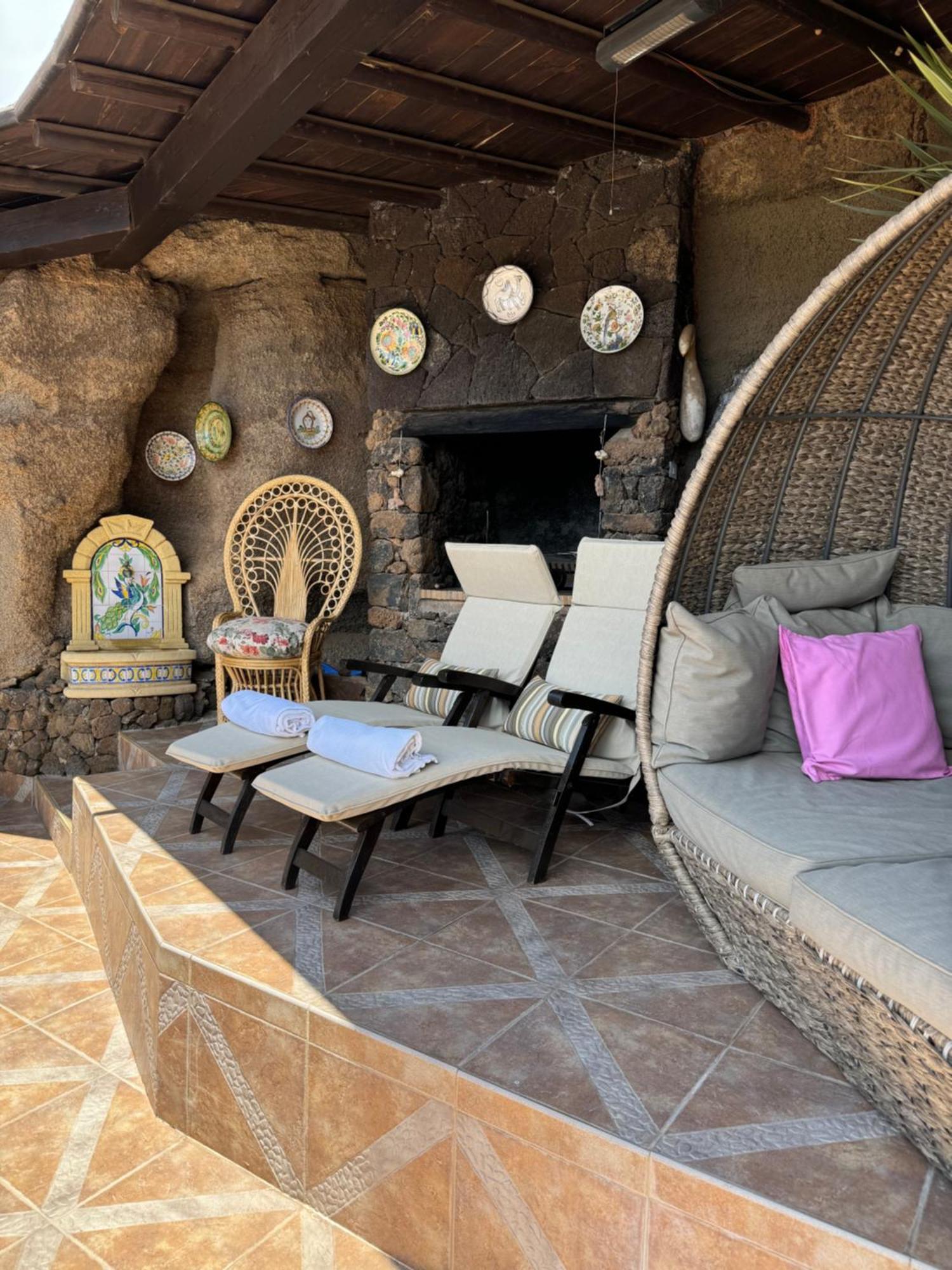 Castillo Lanzarote Villa Sophie - Luxury Villa -Sleep In A Volcanic Cave With Heated Pool تياس المظهر الخارجي الصورة