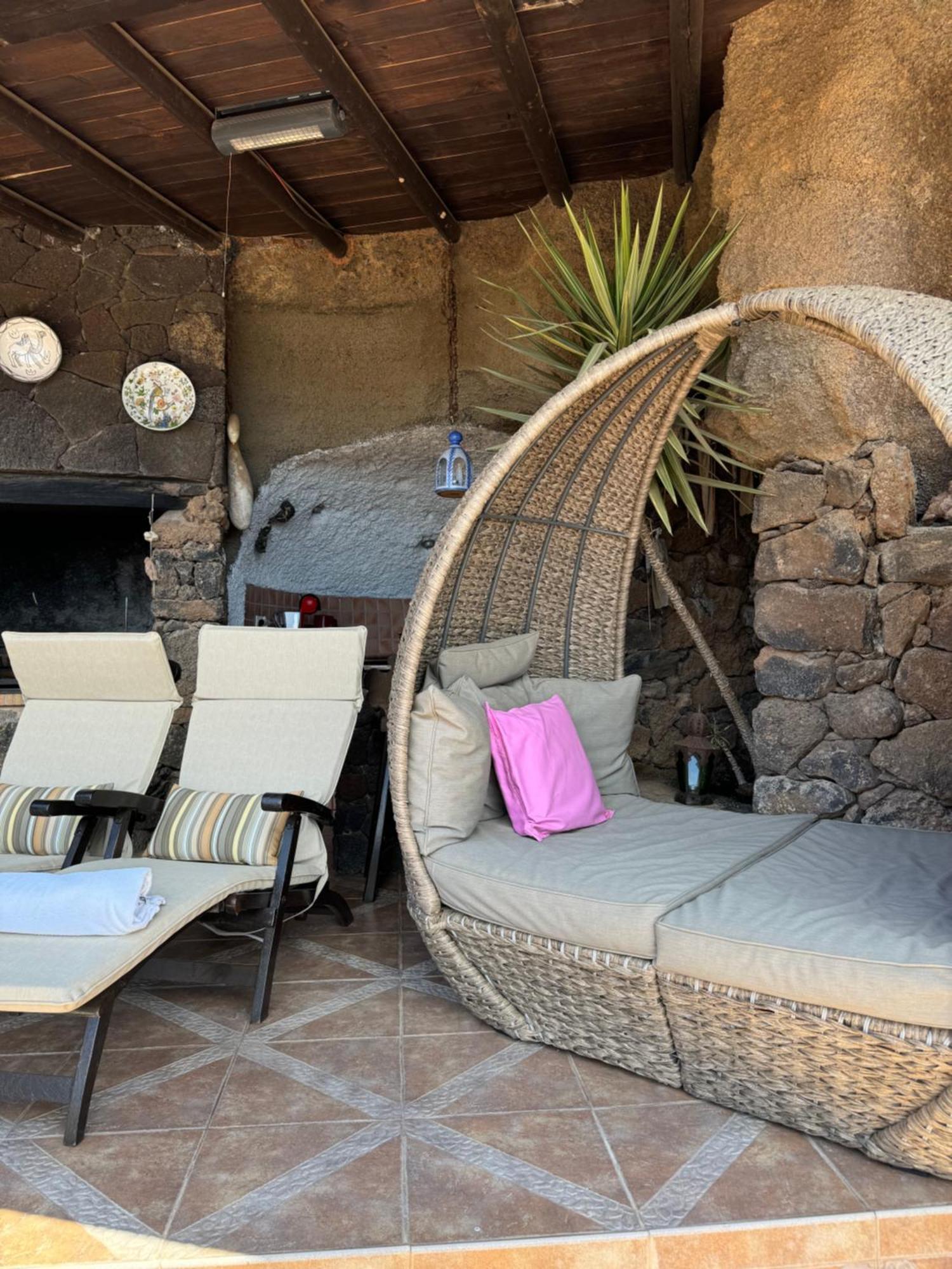 Castillo Lanzarote Villa Sophie - Luxury Villa -Sleep In A Volcanic Cave With Heated Pool تياس المظهر الخارجي الصورة