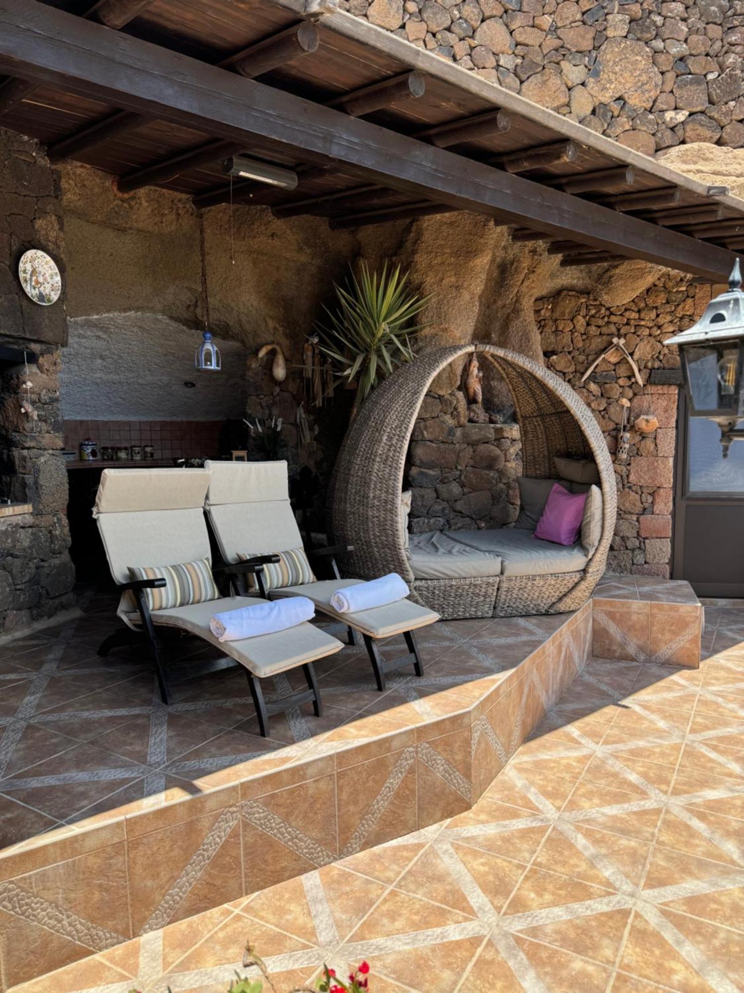 Castillo Lanzarote Villa Sophie - Luxury Villa -Sleep In A Volcanic Cave With Heated Pool تياس المظهر الخارجي الصورة
